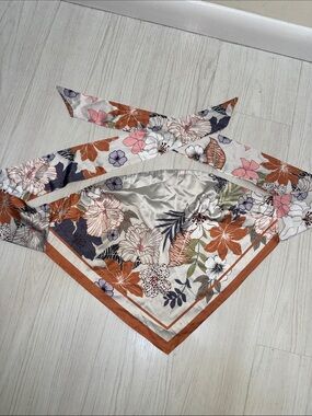 Floral Satin Sext Top